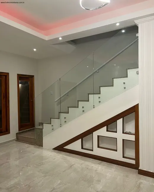 Foto 4 de Casa com 2 quartos à venda, 250m2 em Centro, Fortim - CE