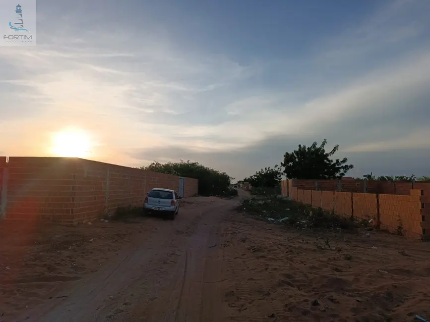 Terreno / Lote à venda, 700m2 em Aracati - CE - imagem 9 Foto 9 de Terreno / Lote à venda, 700m2 em Aracati - CE
