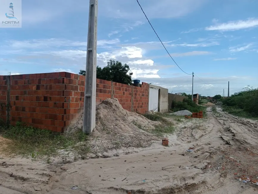 Foto 2 de Terreno / Lote à venda, 400m2 em Fortim - CE