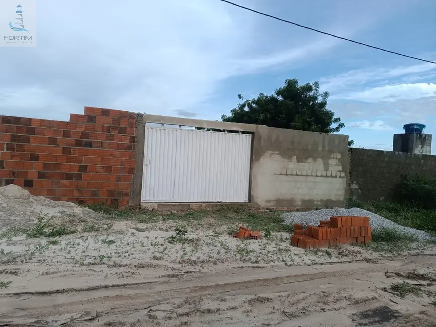 Foto 4 de Terreno / Lote à venda, 400m2 em Fortim - CE