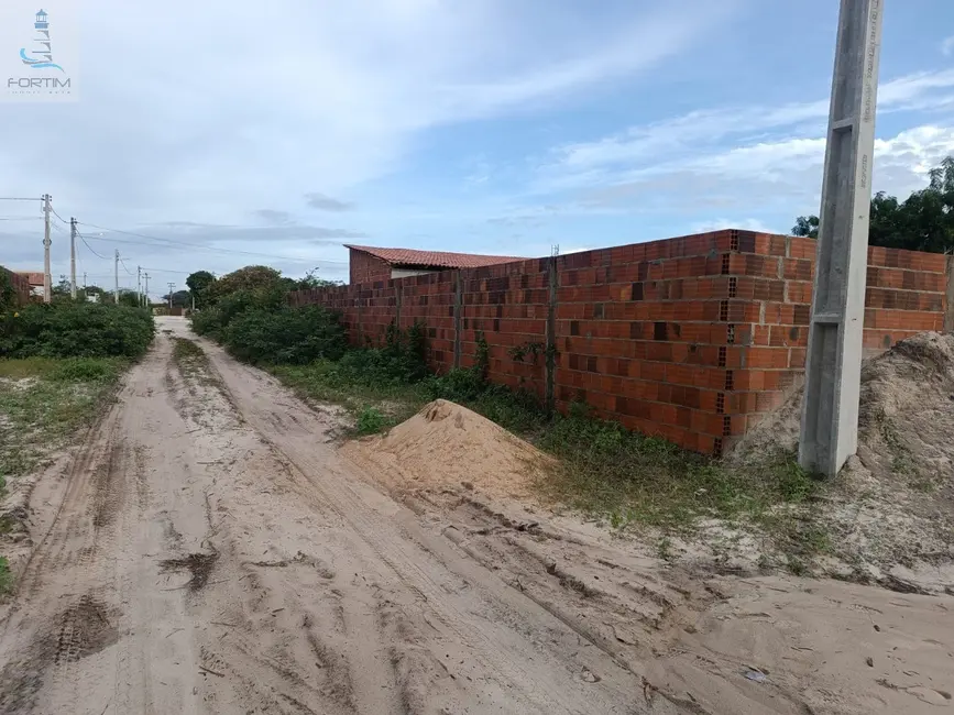 Foto 3 de Terreno / Lote à venda, 400m2 em Fortim - CE