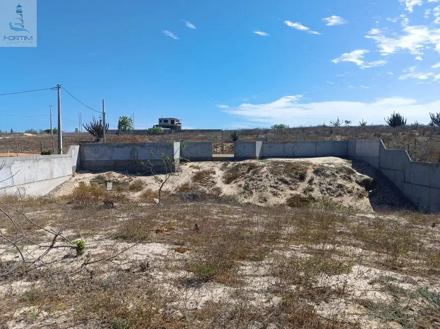 Foto 1 de Terreno / Lote à venda, 1584m2 em Fortim - CE