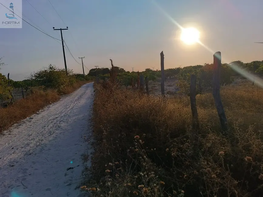 Foto 3 de Terreno / Lote à venda, 720m2 em Fortim - CE