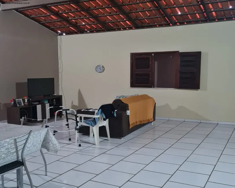 Foto 6 de Casa com 2 quartos à venda, 440m2 em Centro, Fortim - CE