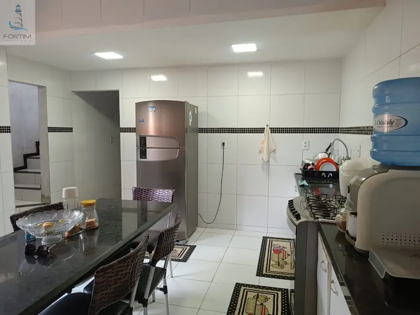 Foto 1 de Casa com 2 quartos à venda, 298m2 em Fortim - CE