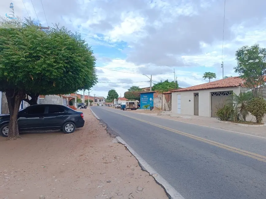 Foto 3 de Casa com 2 quartos à venda, 298m2 em Fortim - CE