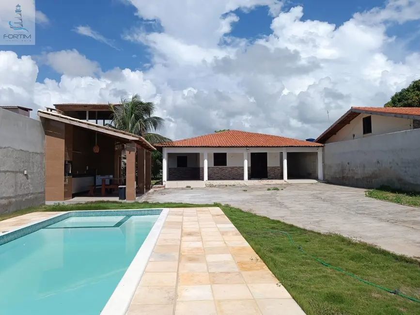 Foto 1 de Casa com 3 quartos à venda, 800m2 em Centro, Fortim - CE