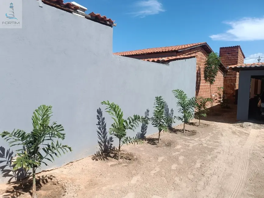 Foto 3 de Casa com 2 quartos à venda, 527m2 em Fortim - CE