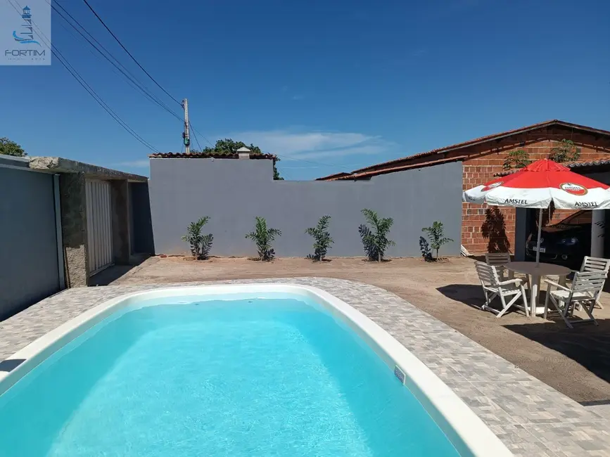 Foto 2 de Casa com 2 quartos à venda, 527m2 em Fortim - CE
