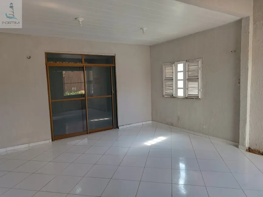 Foto 6 de Casa com 2 quartos à venda, 186m2 em Centro, Fortim - CE