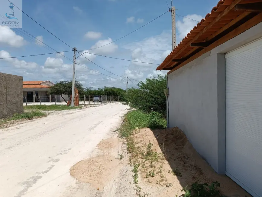 Foto 4 de Casa com 2 quartos à venda, 167m2 em Centro, Fortim - CE