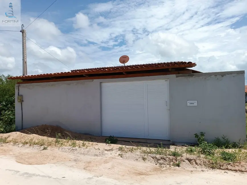 Foto 2 de Casa com 2 quartos à venda, 167m2 em Centro, Fortim - CE