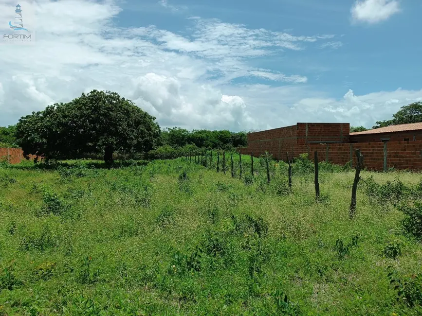 Foto 3 de Terreno / Lote à venda, 1000m2 em Fortim - CE