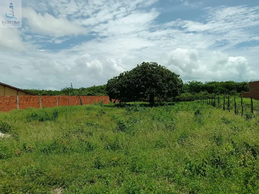 Foto 1 de Terreno / Lote à venda, 1000m2 em Fortim - CE