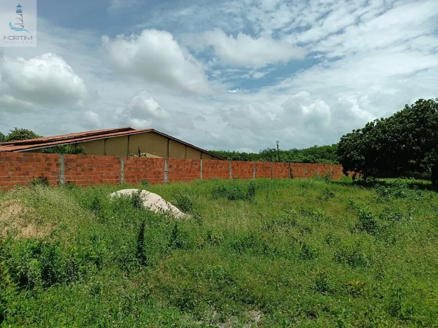 Foto 2 de Terreno / Lote à venda, 1000m2 em Fortim - CE