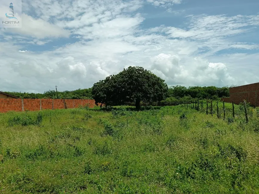 Foto 4 de Terreno / Lote à venda, 1000m2 em Fortim - CE