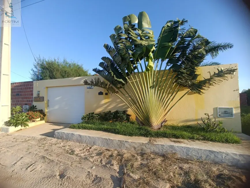 Foto 2 de Casa com 2 quartos à venda, 70m2 em Centro, Fortim - CE