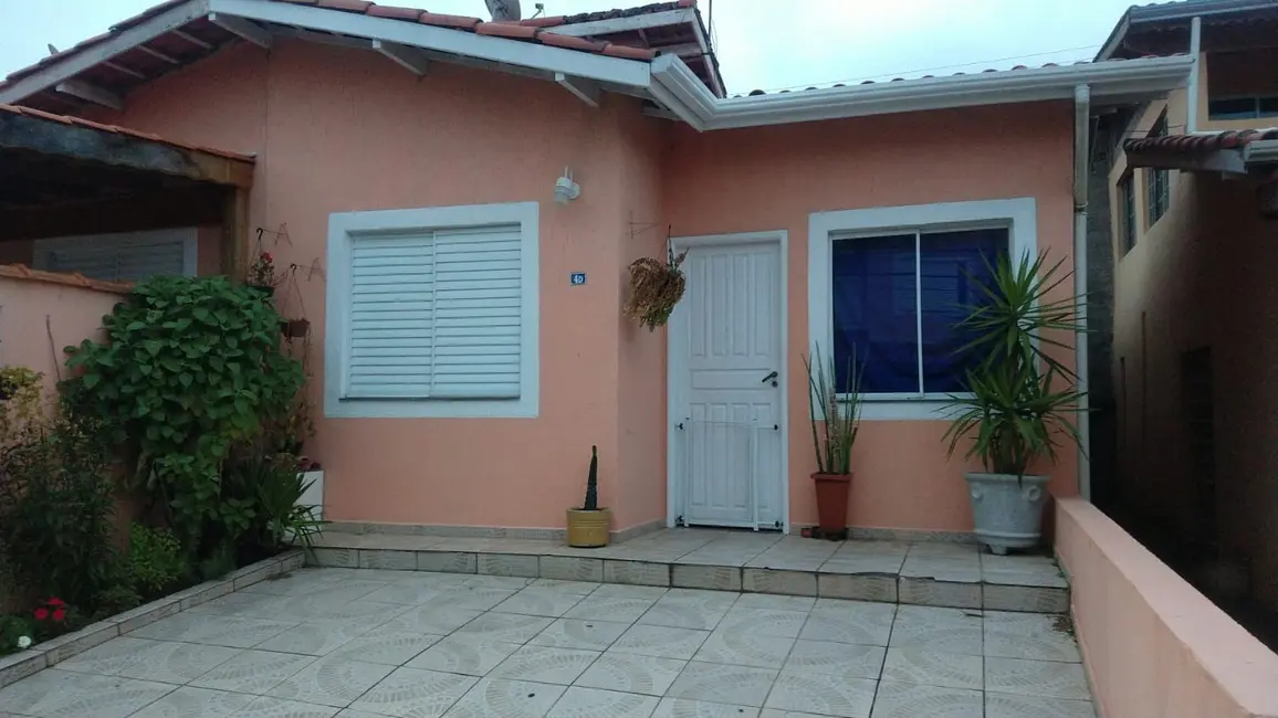 Foto 1 de Casa com 2 quartos para alugar, 60m2 em Jardim Petrópolis, Cotia - SP