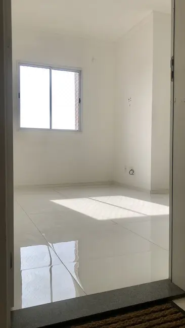 Foto 2 de Apartamento com 2 quartos à venda, 45m2 em Jardim Petrópolis, Cotia - SP