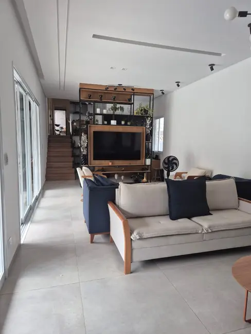 Foto 9 de Casa com 3 quartos à venda, 430m2 em Gramado, Cotia - SP