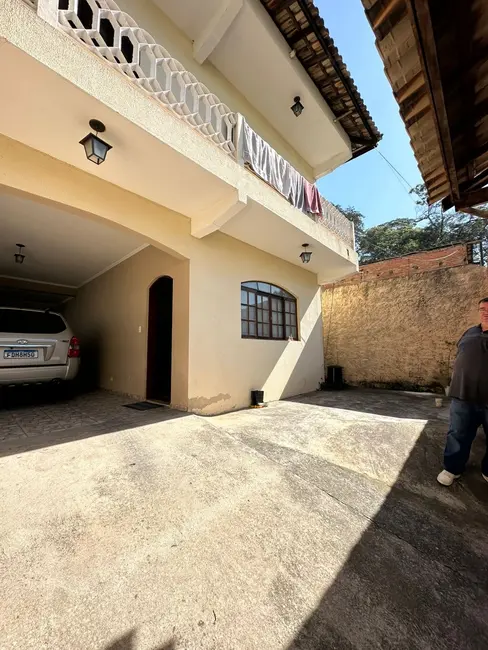 Foto 2 de Casa com 5 quartos para alugar, 167m2 em Jardim Sabiá, Cotia - SP