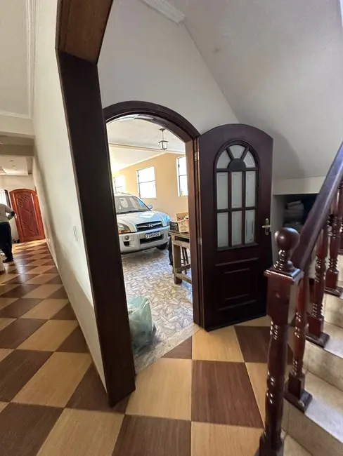 Foto 4 de Casa com 5 quartos para alugar, 167m2 em Jardim Sabiá, Cotia - SP