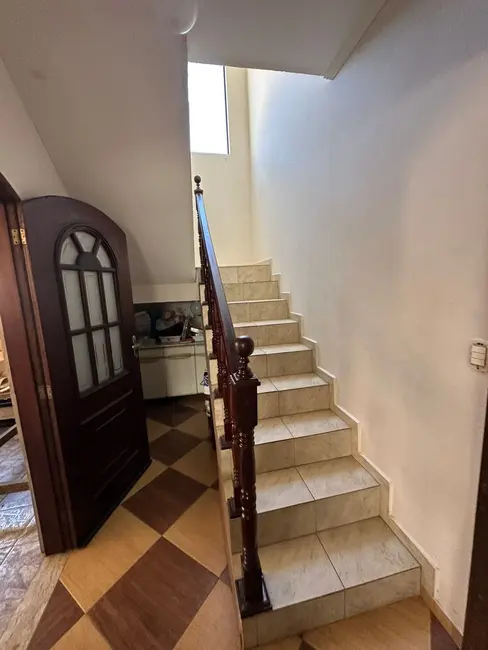 Foto 7 de Casa com 5 quartos para alugar, 167m2 em Jardim Sabiá, Cotia - SP