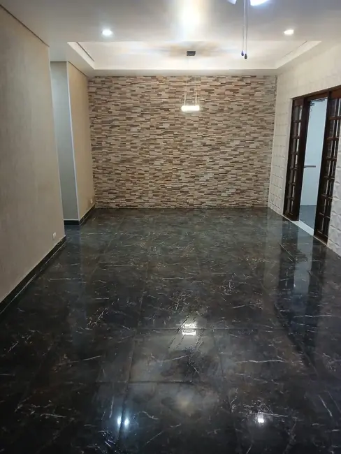 Casa com 3 quartos à venda, 450m2 em Lageadinho, Cotia - SP - imagem 9 Foto 9 de Casa com 3 quartos à venda, 450m2 em Lageadinho, Cotia - SP