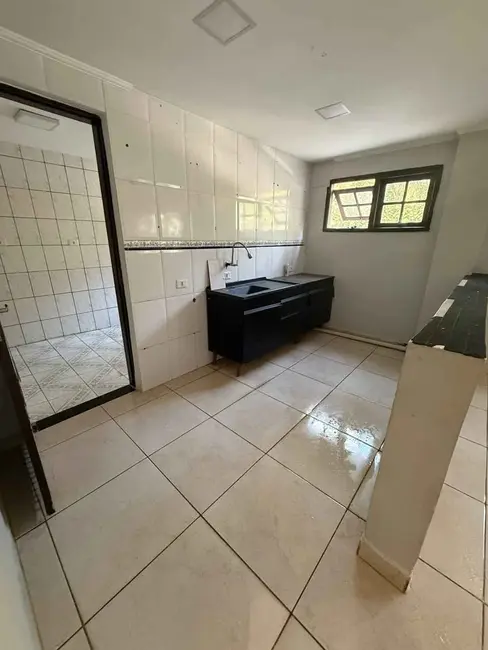 Casa com 2 quartos para alugar, 270m2 em Chácara Roselândia, Cotia - SP - imagem 3 Foto 3 de Casa com 2 quartos para alugar, 270m2 em Chácara Roselândia, Cotia - SP