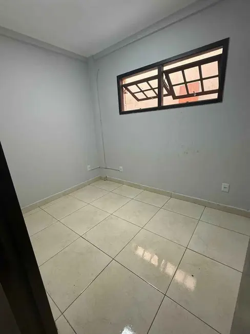 Casa com 2 quartos para alugar, 270m2 em Chácara Roselândia, Cotia - SP - imagem 6 Foto 6 de Casa com 2 quartos para alugar, 270m2 em Chácara Roselândia, Cotia - SP