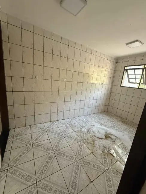 Casa com 2 quartos para alugar, 270m2 em Chácara Roselândia, Cotia - SP - imagem 5 Foto 5 de Casa com 2 quartos para alugar, 270m2 em Chácara Roselândia, Cotia - SP