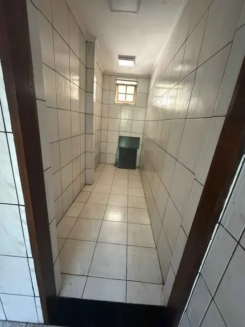 Casa com 2 quartos para alugar, 270m2 em Chácara Roselândia, Cotia - SP - imagem 7 Foto 7 de Casa com 2 quartos para alugar, 270m2 em Chácara Roselândia, Cotia - SP