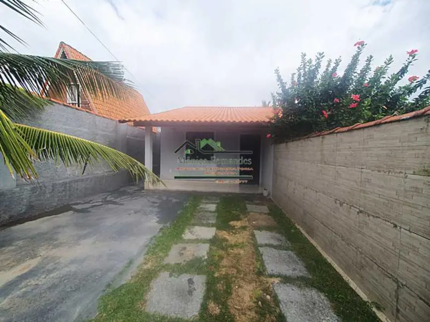 Foto 4 de Casa com 2 quartos à venda e para alugar, 64m2 em Marica - RJ