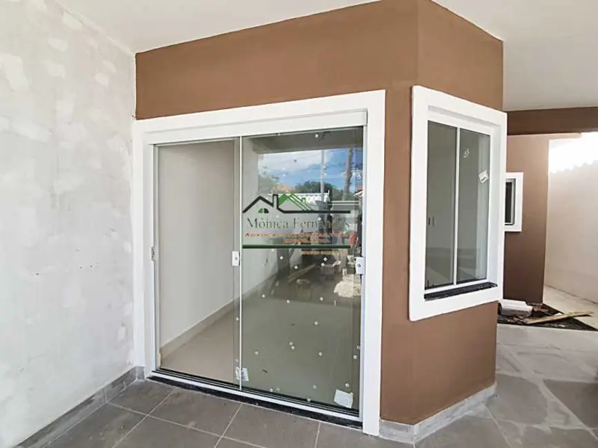 Foto 2 de Casa com 2 quartos à venda, 78m2 em Marica - RJ