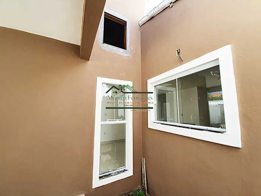 Foto 4 de Casa com 2 quartos à venda, 78m2 em Marica - RJ