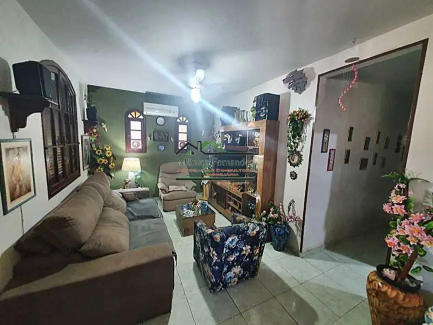 Foto 4 de Casa com 3 quartos à venda, 272m2 em Marica - RJ
