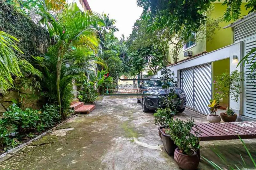 Foto 5 de Casa de Vila com 4 quartos à venda, 595m2 em Rio De Janeiro - RJ