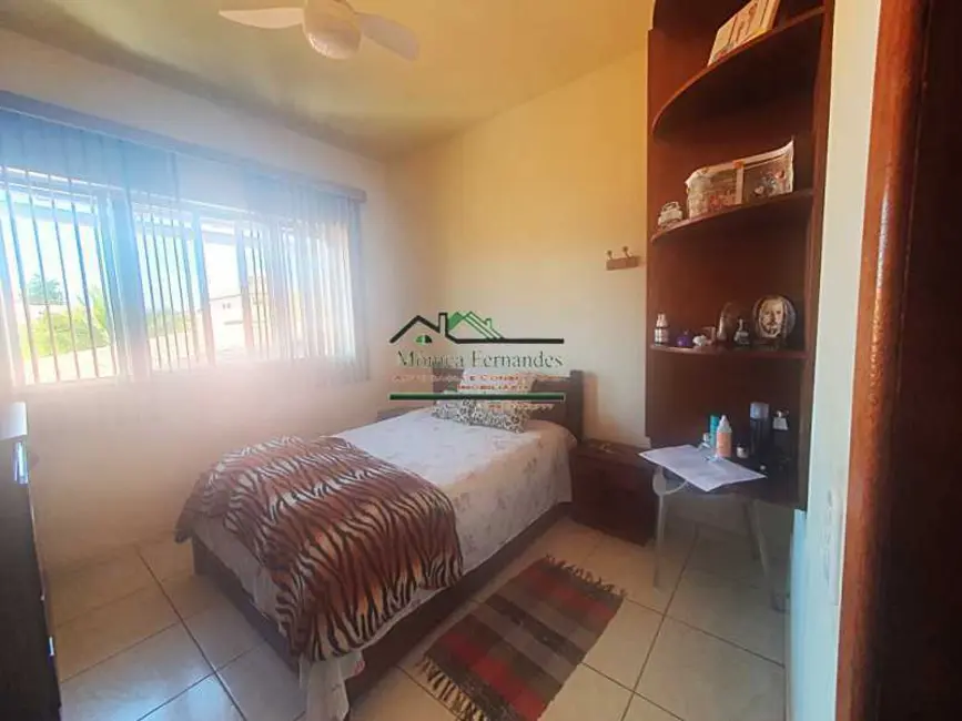 Foto 4 de Casa com 3 quartos à venda, 289m2 em Marica - RJ