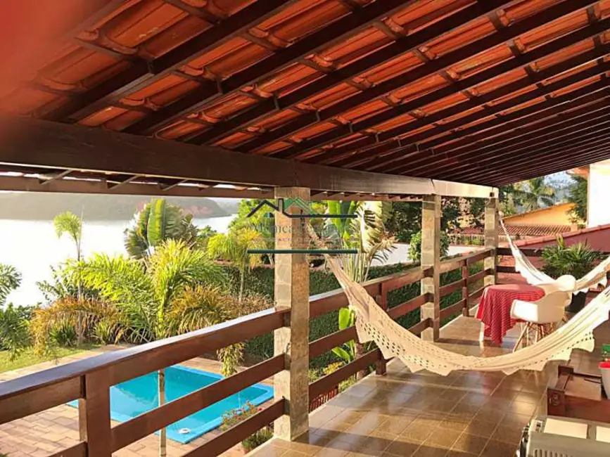 Foto 2 de Casa com 5 quartos para alugar, 190m2 em Marica - RJ