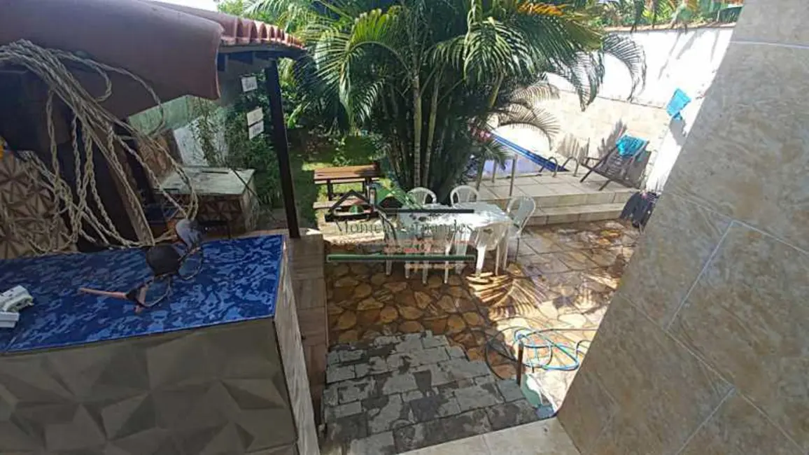 Foto 2 de Casa com 2 quartos à venda, 76m2 em Marica - RJ