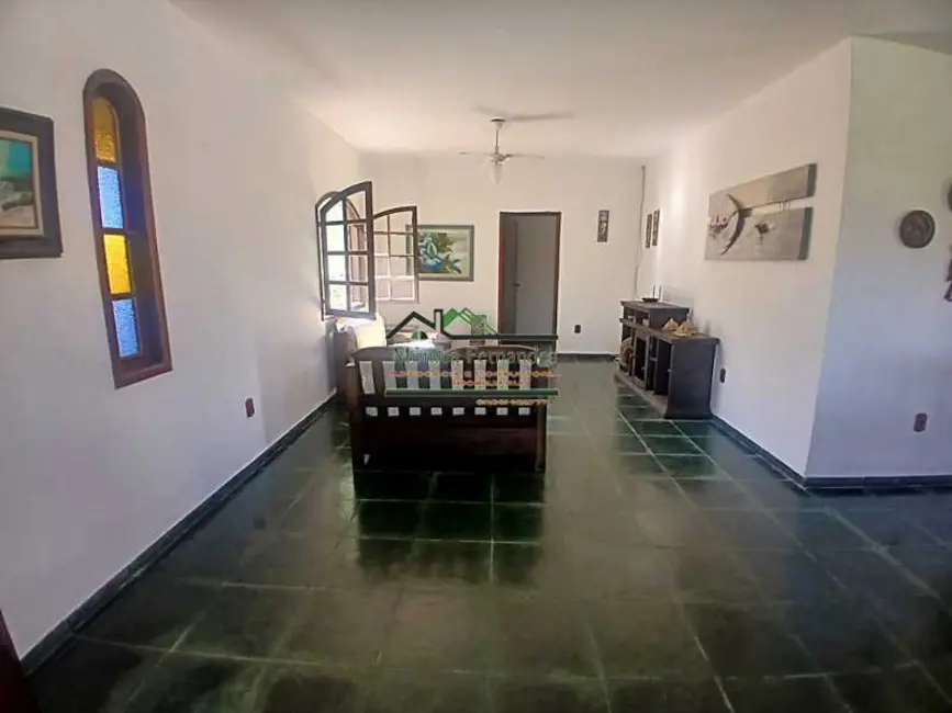 Casa com 4 quartos à venda e para alugar, 333m2 em Marica - RJ - imagem 4 Foto 4 de Casa com 4 quartos à venda e para alugar, 333m2 em Marica - RJ