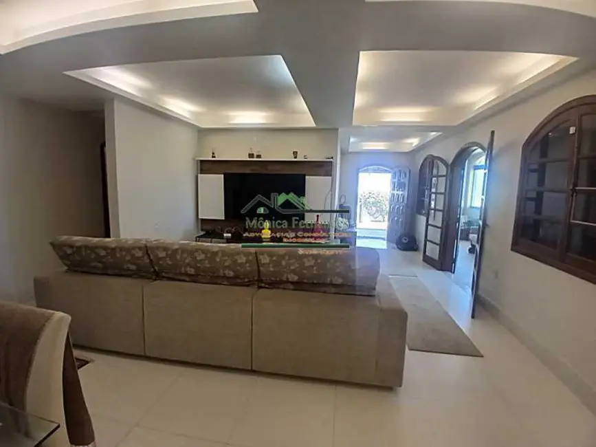 Casa com 8 quartos à venda, 230m2 em Marica - RJ - imagem 8 Foto 8 de Casa com 8 quartos à venda, 230m2 em Marica - RJ
