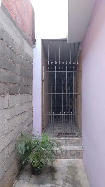 Casa com 6 quartos à venda, 250m2 em Carapicuiba - SP - imagem 4 Foto 4 de Casa com 6 quartos à venda, 250m2 em Carapicuiba - SP