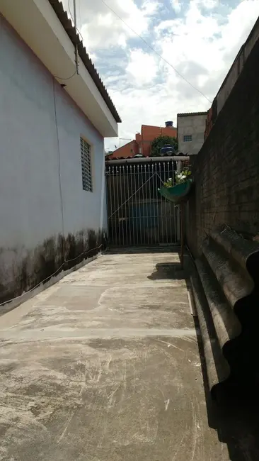 Casa com 6 quartos à venda, 250m2 em Carapicuiba - SP - imagem 5 Foto 5 de Casa com 6 quartos à venda, 250m2 em Carapicuiba - SP
