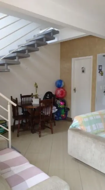 Sobrado com 2 quartos à venda, 71m2 em Jardim Ana Maria, Carapicuiba - SP - imagem 4 Foto 4 de Sobrado com 2 quartos à venda, 71m2 em Jardim Ana Maria, Carapicuiba - SP