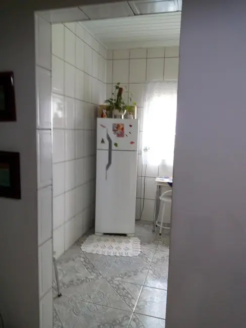 Casa com 4 quartos à venda, 210m2 em Carapicuiba - SP - imagem 9 Foto 9 de Casa com 4 quartos à venda, 210m2 em Carapicuiba - SP