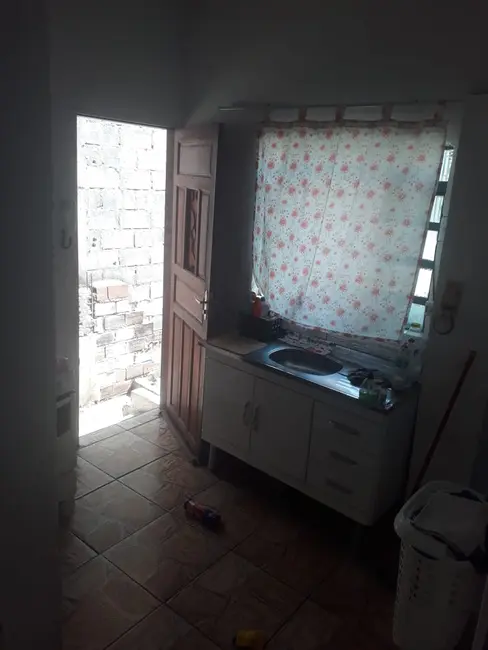 Casa com 2 quartos à venda, 188m2 em Vila Santa Terezinha, Carapicuiba - SP - imagem 3 Foto 3 de Casa com 2 quartos à venda, 188m2 em Vila Santa Terezinha, Carapicuiba - SP