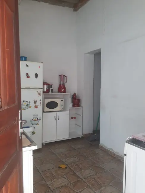 Casa com 2 quartos à venda, 188m2 em Vila Santa Terezinha, Carapicuiba - SP - imagem 4 Foto 4 de Casa com 2 quartos à venda, 188m2 em Vila Santa Terezinha, Carapicuiba - SP