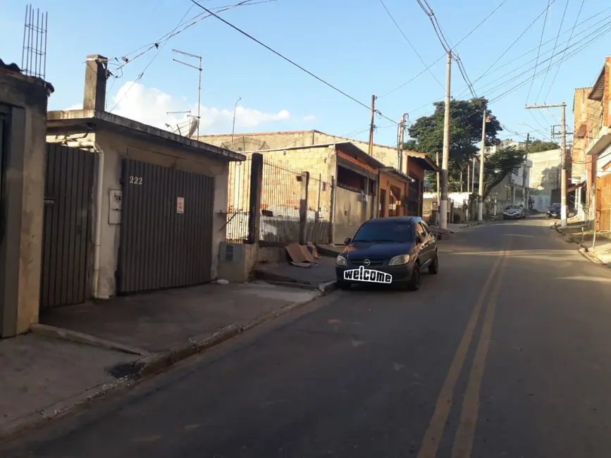 Foto 2 de Casa com 2 quartos à venda, 188m2 em Vila Santa Terezinha, Carapicuiba - SP