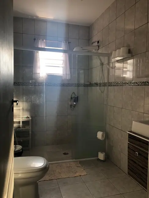 Foto 7 de Casa com 3 quartos à venda, 208m2 em Jardim Tonato, Carapicuiba - SP